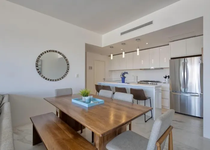 Modern Near Medano Apartment
